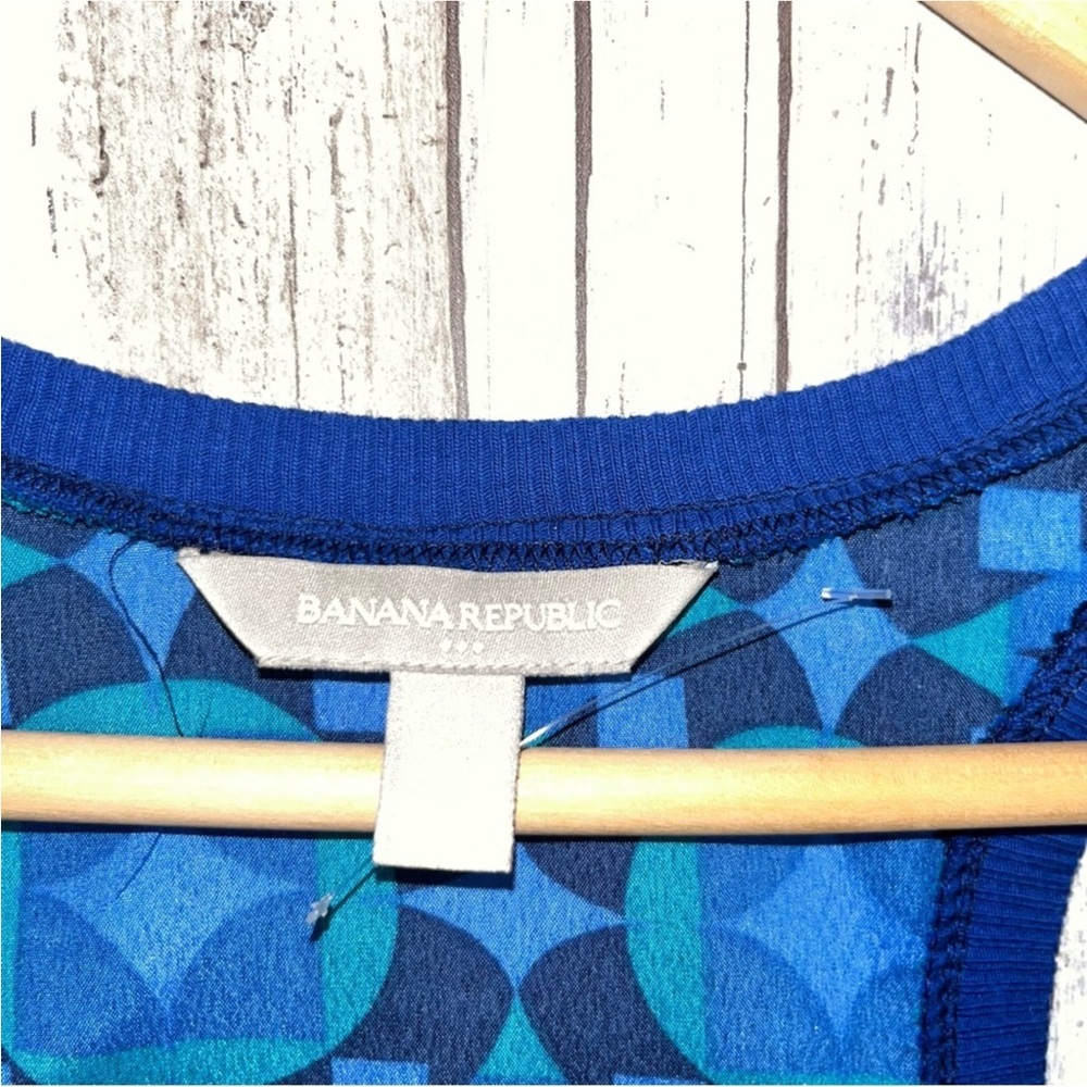 Banana Republic Blue Abstract Jersey tank - Picture 5 of 5
